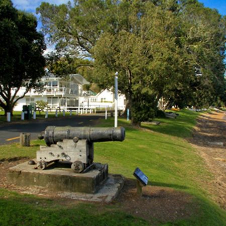 Hananui Lodge And Apartments Russell Dış mekan fotoğraf