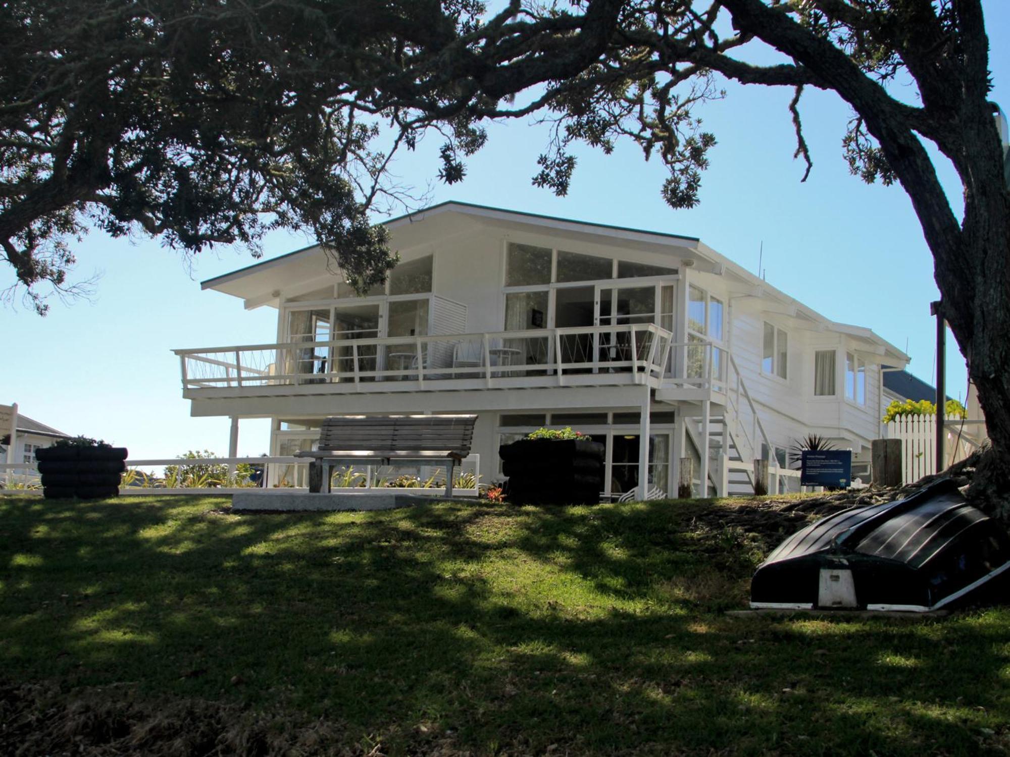 Hananui Lodge And Apartments Russell Dış mekan fotoğraf