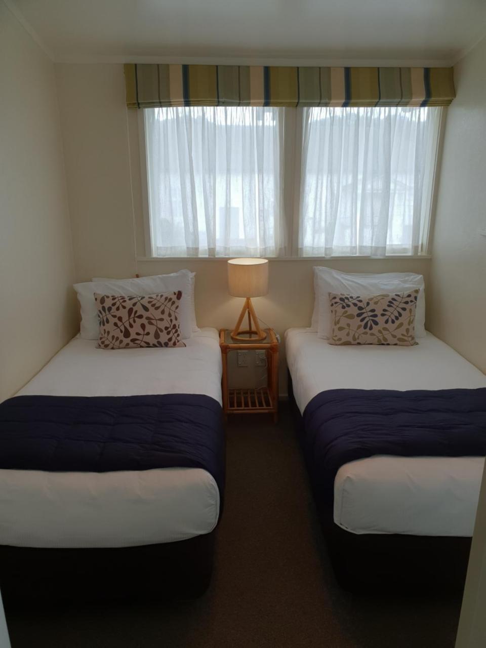 Hananui Lodge And Apartments Russell Dış mekan fotoğraf