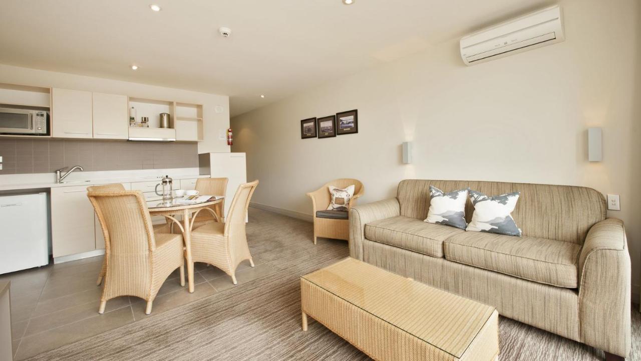 Hananui Lodge And Apartments Russell Dış mekan fotoğraf