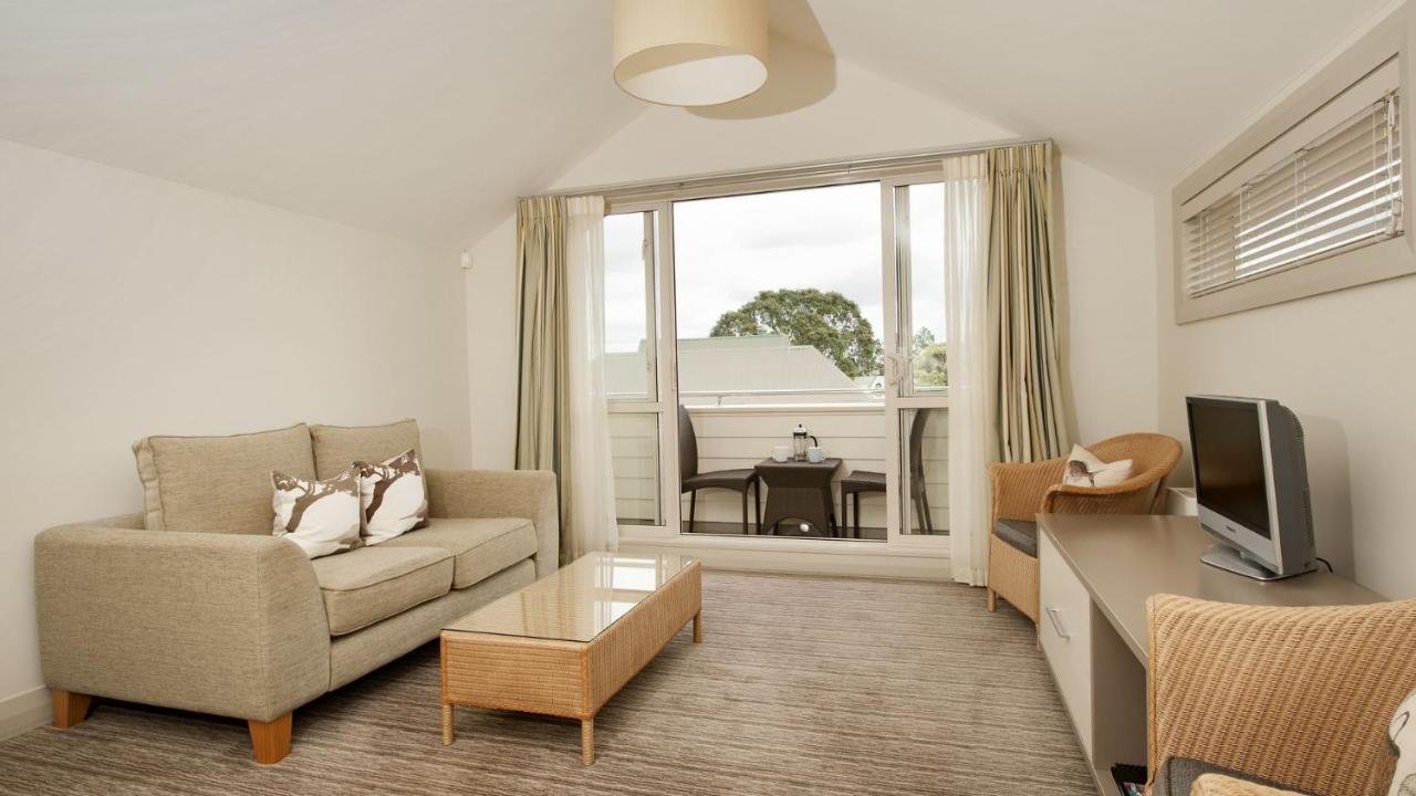Hananui Lodge And Apartments Russell Dış mekan fotoğraf