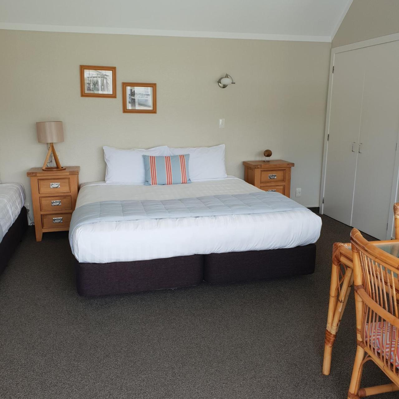 Hananui Lodge And Apartments Russell Dış mekan fotoğraf