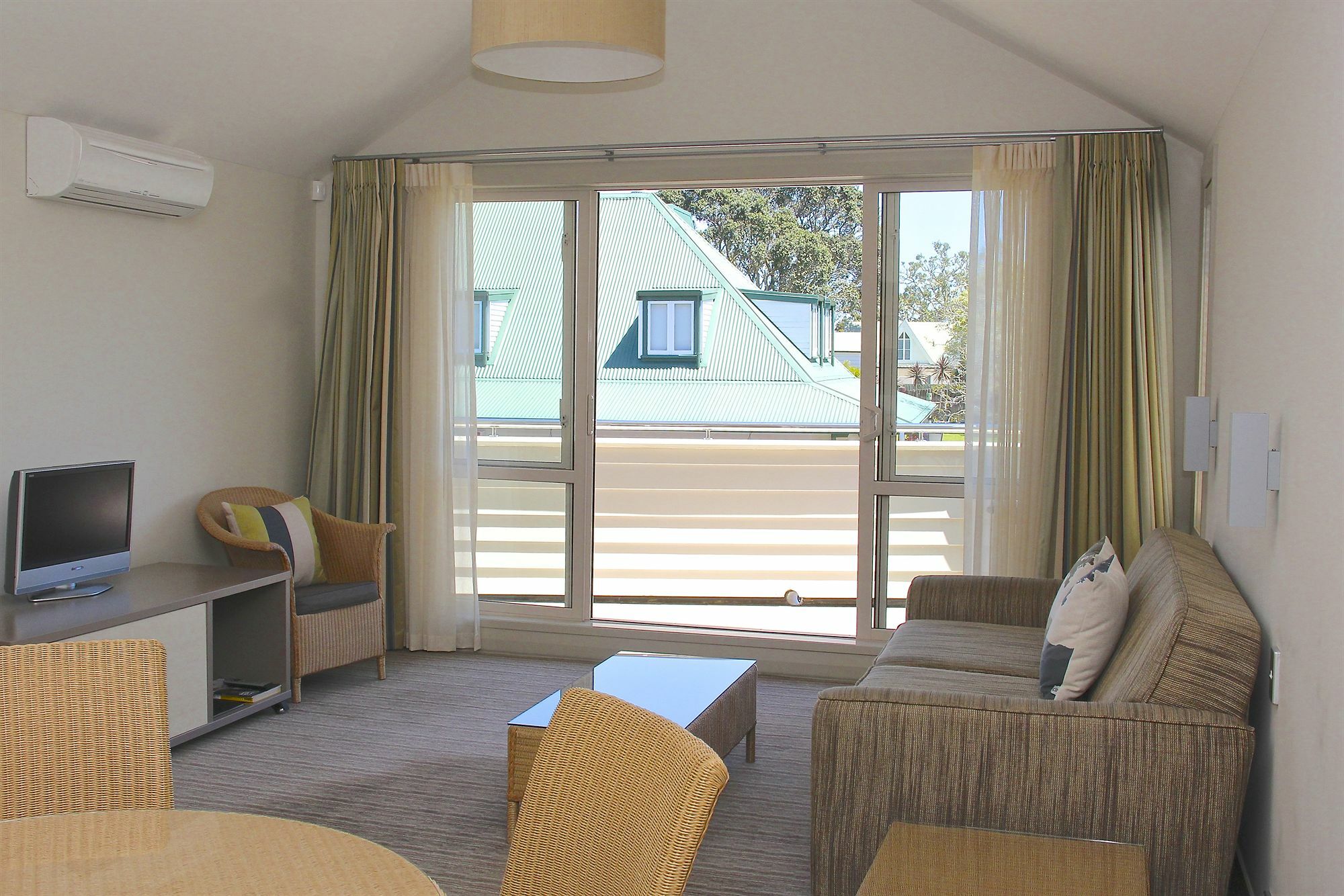 Hananui Lodge And Apartments Russell Dış mekan fotoğraf