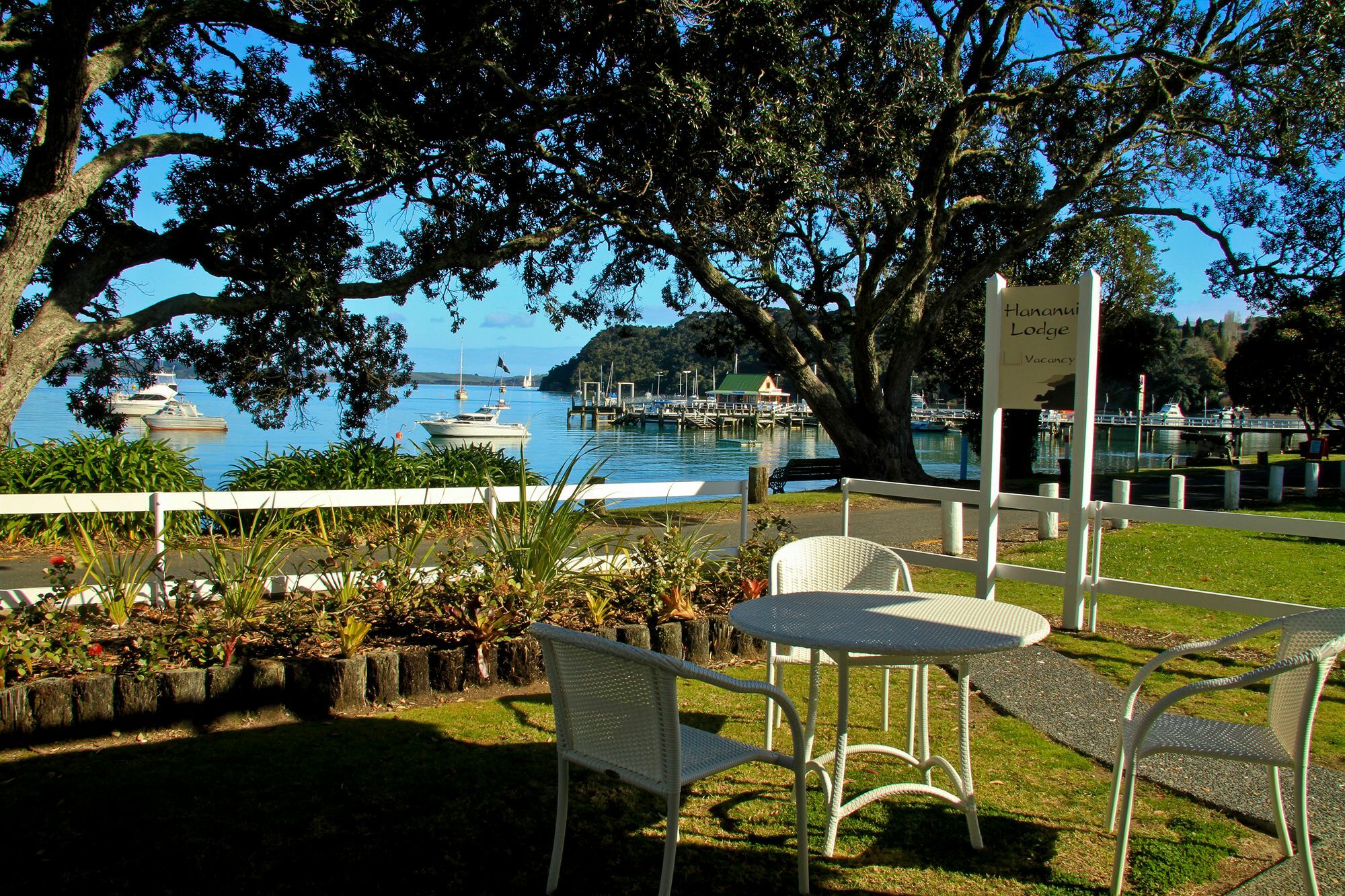 Hananui Lodge And Apartments Russell Dış mekan fotoğraf